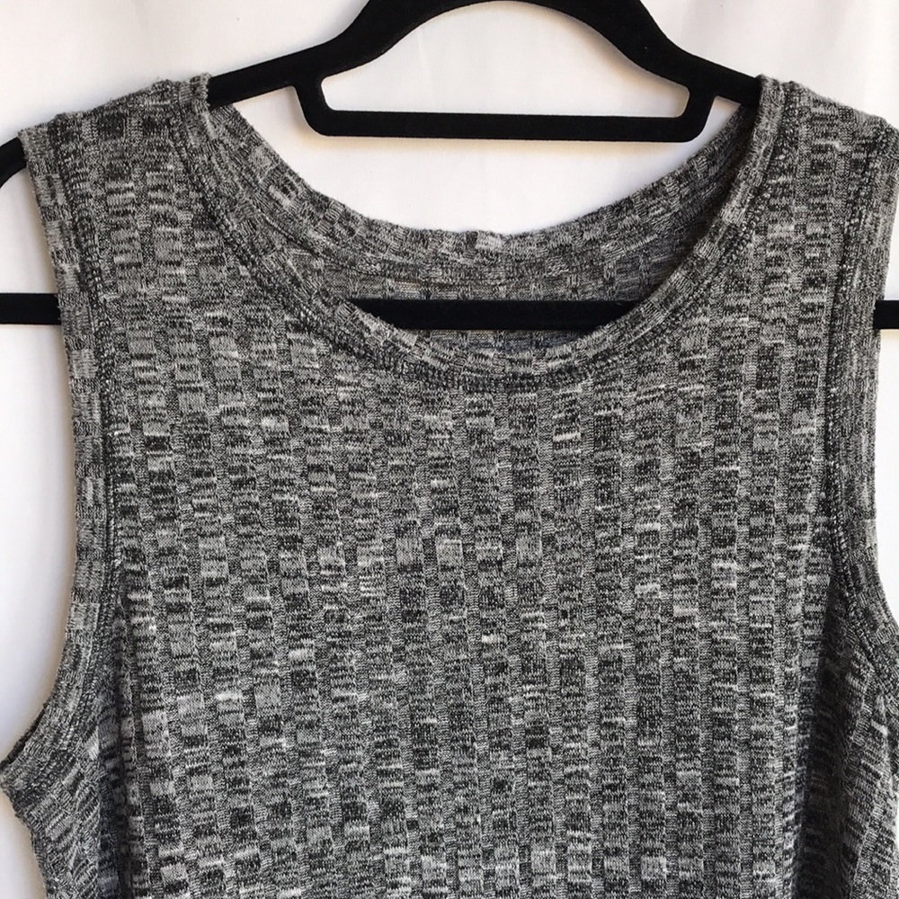 Black and white heather high low tank top - Picture 2 of 6